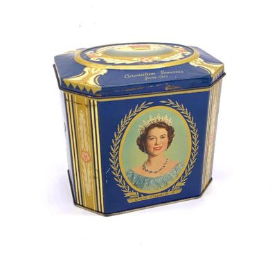 Vtg. tin cracker box.