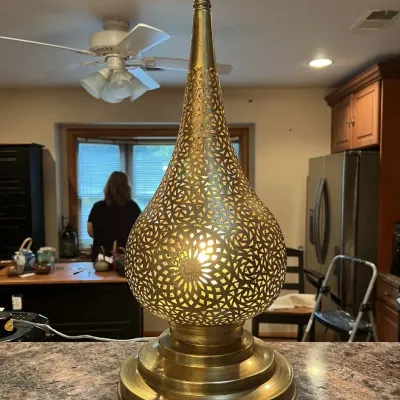 TABLE LAMP