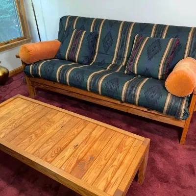 FUTON AND MATCHING TABLE