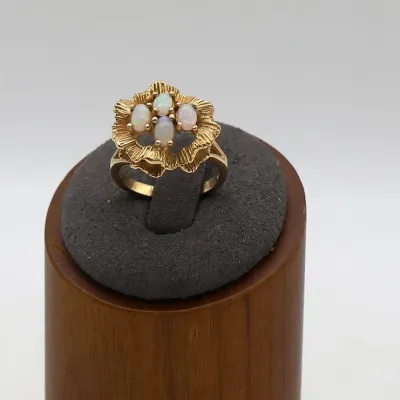 GOLD AND OPALS