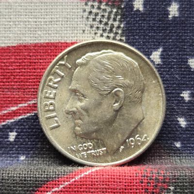 Sale Photo Thumbnail #335: 1964 Unc. Roosevelt 90% Silver Dime with Split Bands