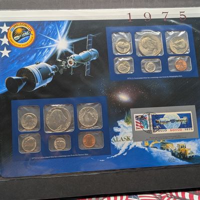 Sale Photo Thumbnail #271: 1975 P & D U.S. Uncirculated Mint Sets With Mint Stamp - Top Row Is All Bicentennial Year