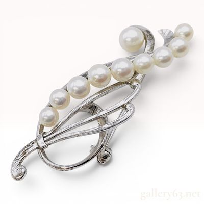 Sale Photo Thumbnail #71: Mikimoto Sterling Silver and Graduated Cultured Pearl Spray Brooch