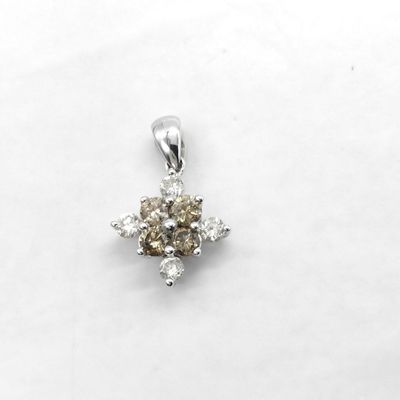 18K White Gold and 1.00ctw Diamond Cluster Pendant