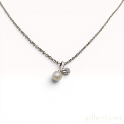 Sale Photo Thumbnail #385: Tasaki Sterling Silver Leaf and Pearl Pendant Necklace