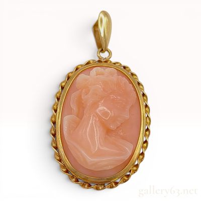 Sale Photo Thumbnail #121: An 18 Karat Yellow Gold and Carved Shell Cameo Pendant