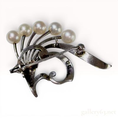 Sale Photo Thumbnail #421: Sterling Silver and Five Pearl Foliate Spray Brooch
