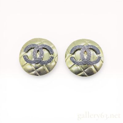 Sale Photo Thumbnail #331: A Pair of Chanel Vintage Quilted CC Logo Clip-On Earrings