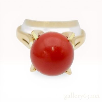 Sale Photo Thumbnail #284: Estate Vintage Coral & 18K Yellow Gold Cocktail Ring