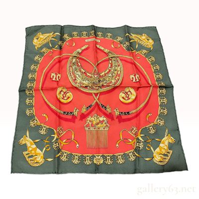 Sale Photo Thumbnail #101: Hermes Les Cavaliers d'Or Silk Gavroche Pocket Square