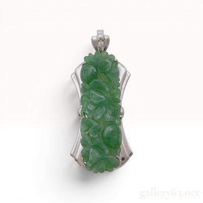 Sale Photo Thumbnail #438: Carved Jadeite and Diamond PT900 Platinum 8.8g Pendant Top