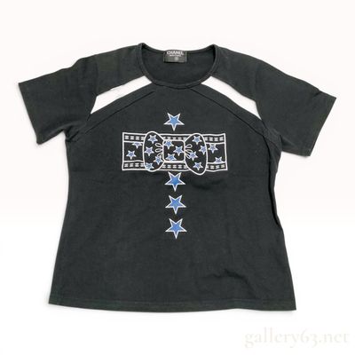 Sale Photo Thumbnail #102: Vintage Chanel Boutique Black Cotton Graphic T-Shirt with Shoulder Cut-Outs