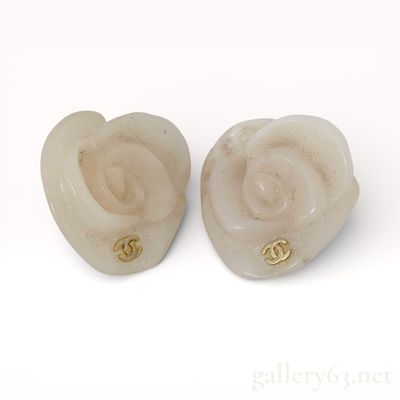 Sale Photo Thumbnail #59: Chanel Camellia Plastic Clip-On Earrings