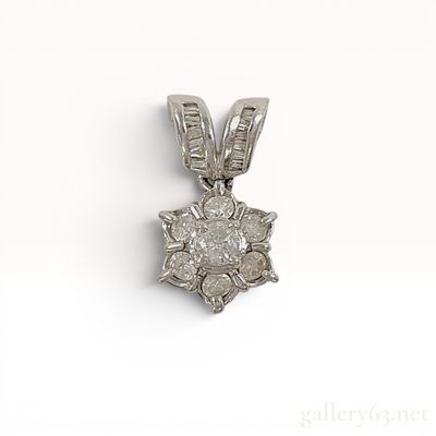 Sale Photo Thumbnail #47: Pt900 Platinum and 1.00 ct tw Diamond Flower Cluster Pendant