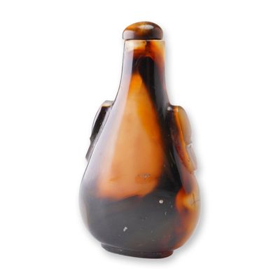 Sale Photo Thumbnail #416: Tan, Brown, and Black Agate Snuff Bottle, Pear Form, Faux Handles