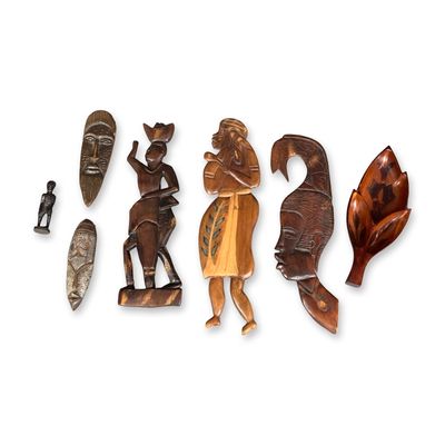 Sale Photo Thumbnail #206: 7pc Hand-Carved Wood Decorations