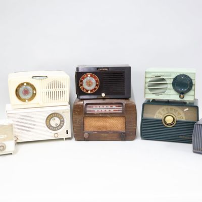 Sale Photo Thumbnail #407: Large Group Of Eight Vintage Tabletop Tube Radios