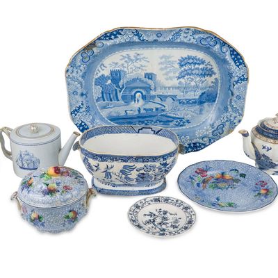 Sale Photo Thumbnail #139: Eight Blue and White Porcelain Table Articles