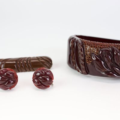 Sale Photo Thumbnail #74: Vintage Bakelite Carved Foliate Decorated Bangle Bracelet
