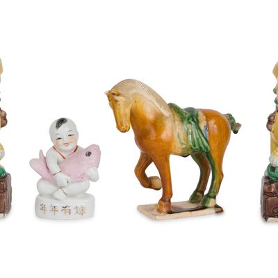 Sale Photo Thumbnail #372: Pair of Chinese Sancai Fu-Lion Ornaments