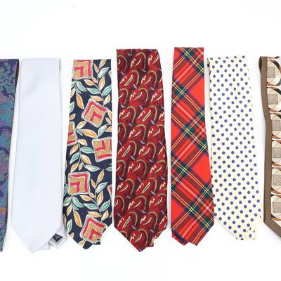 Sale Photo Thumbnail #105: Group of Assorted Silk & Lambswool Men's Neckties