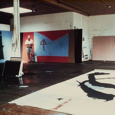 Sale Photo Thumbnail #157: Alexander Liberman "Motherwell" Ektacolor 1964