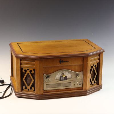 Emerson NR303TT Tabletop Retro Music Center with Turntable CD Radio and Cassette
