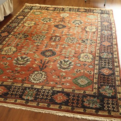 Handmade Hand-Knotted Wool Oriental Area Rug in Serapi Style