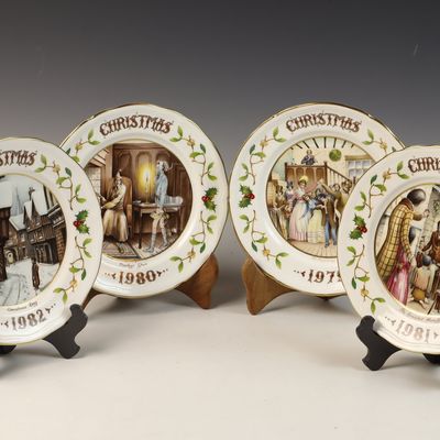 A Set of Four Aynsley A Christmas Carol Fine Bone China Collector Plates