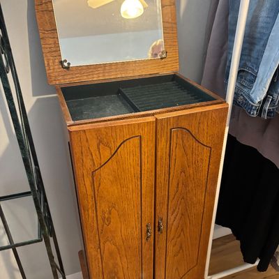 Jewelry floor box 