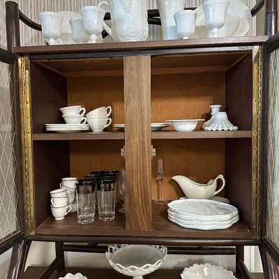 Sale Photo Thumbnail #14: Milk glass