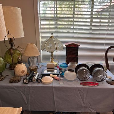 Sale Photo Thumbnail #34: Lamps
