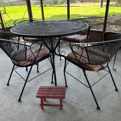 Sale Photo Thumbnail #35: Wrought iron patio set