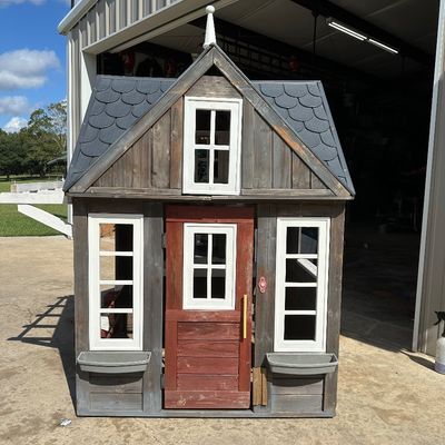 Sale Photo Thumbnail #20: Playhouse 