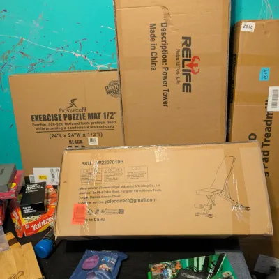Sale Photo Thumbnail #7: Never before used home gym equipment 