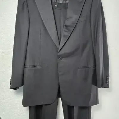 Ermenegildo Zegna Wool Black 2-Piece Suit: Blazer & Pants: Size 42, 38W
