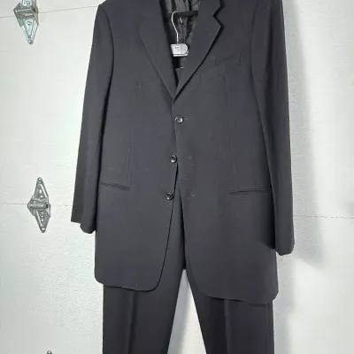 Armani Collezioni Italy Black Wool 2-Piece Suit: Blazer & Pants (42L, 38W)