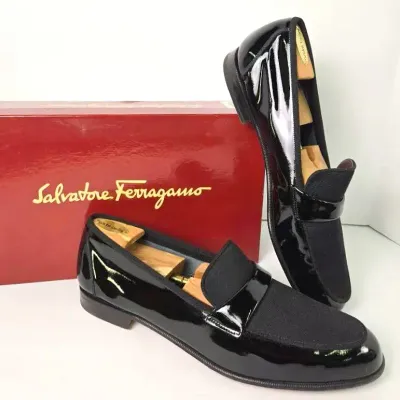 Salvatore Ferragamo Italy Dean Patent Leather Loafers (12B) w/ Box & Dust Bags