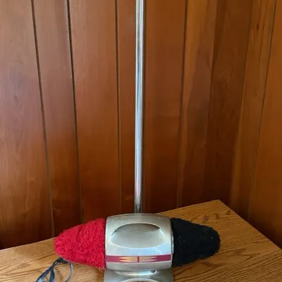 Vintage Beck Electric Stand-Up Shoe Polisher Machine