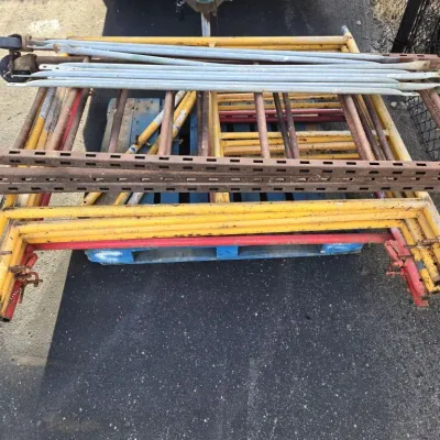 Sale Photo Thumbnail #5: Scaffolding Frames 7 60x60 - 4 29x72 8 Crossbars - Misc