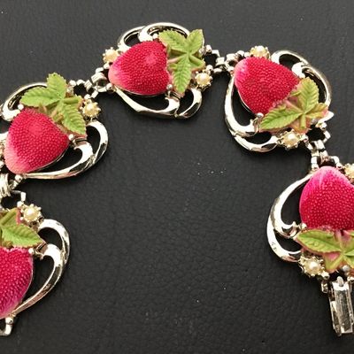 Celluloid Baby Faux pearl Strawberry Faux Pearl Vintage Bracelet