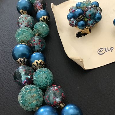 Textured Sugar Bead Glossy Vintage 3 Strand Necklace With Earrings New.