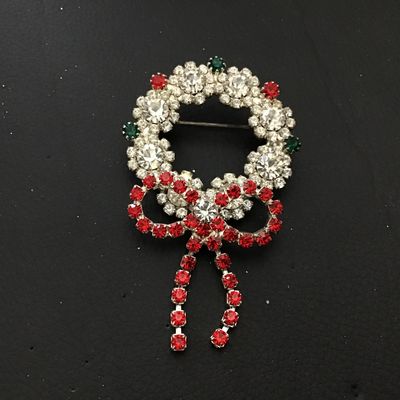 Vintage Rhinestone Wreath Holiday Brooch