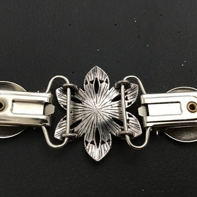 Fashion Sweater Clip