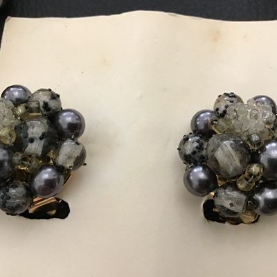Gray and Black Sugar Beaded Vintage Necklace with Earrings set Vintage New