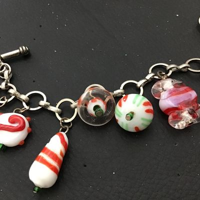 Art Glass Holiday Bracelet