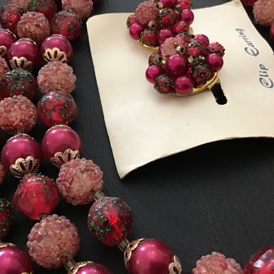 Cranberry Frosted Beaded Necklace. New Vintage Japan with Earrings