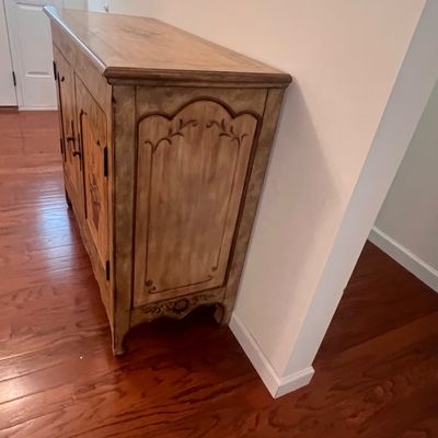 Hand-Painted French Provincial Style Accent Cabinet (H-RG)