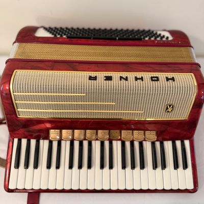 Hohner Accordion with Hard Case (G-MG)