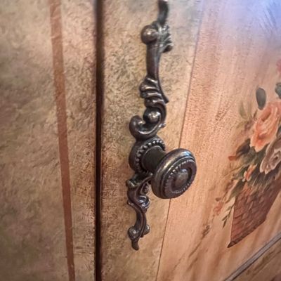 Hand-Painted French Provincial Style Accent Cabinet (H-RG)